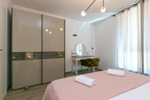 Family friendly seaside apartments Brela, Makarska - 6007