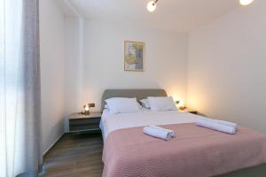 Family friendly seaside apartments Brela, Makarska - 6007