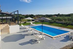 Family friendly house with a swimming pool Visnjan, Central Istria - Sredisnja Istra - 22837 