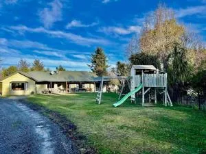 Family Hideaway - Springs Junction