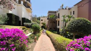 Las Jacarandas Penthouse with Stunning Views & Private Rooftop