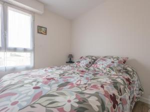 Appartement 1 chambre, balcon et accès direct à la plage - FR-1-197-596