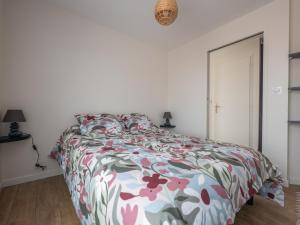 Appartement 1 chambre, balcon et accès direct à la plage - FR-1-197-596