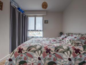 Appartement 1 chambre, balcon et accès direct à la plage - FR-1-197-596