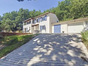 Maisons de vacances Location Villa Haut de Gamme a Fayence : Piscine, Lac, Golf, Foret, Vignobles, 5 Chambres - FR-1-779-8 : Maison de Vacances
