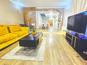 Luxury villa with sea view 1min to beach - 圣君士坦丁和海伦那