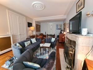 B&B / Chambres d'hotes Chambre cosy avec lit double et salle d-eau privative - Petit-dejeuner inclus - FR-1-591-603 : photos des chambres