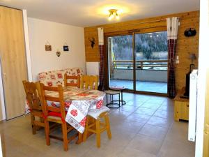 Appartement spacieux 42m², 1 chambre, balcon, centre station St Jean dAulps - FR-1-573-131
