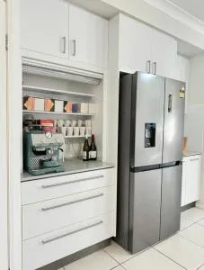 7 Bedrooms 20 Mins to City 25 Acres of Green Space - Birkdale