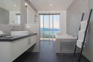 UniQue BoutiQue Residences