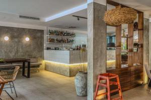 Stylish Studio PH with Private Pool-Gym-Superstore