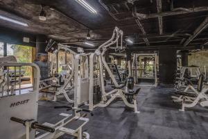 Stylish Studio PH with Private Pool-Gym-Superstore