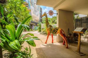 Stylish Studio PH with Private Pool-Gym-Superstore