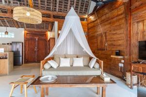 Villa Madah - Secluded & Romantic Retreat 1BR Near Umalas with Private Pool & View
