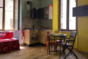 Famme sta cuiete appartamento Napoli centro