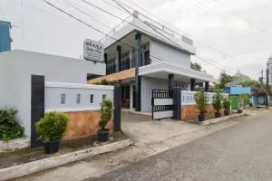 RedDoorz Syariah Near Lotte Grosir Medan - Arnhemia