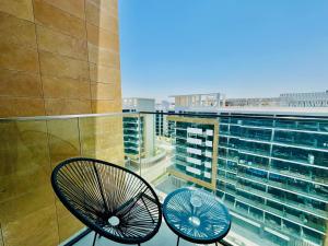 Venduras - Modern Chic Studio in Azizi Riviera