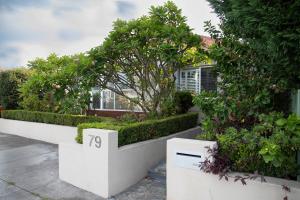 Home Away From Home - 3 Bedroom House Sleeps 6 - Parking