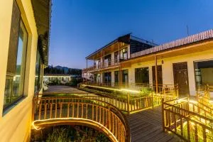 Nalati Funri Hotel - Narat