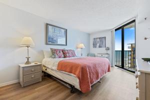 Ocean View 7th Floor Pool Walk to Shopping & Dining Ocean Trillium Condo #701