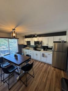 Family Friendly 2BR Apt in a Lakeside Resort Family Bunk Unit