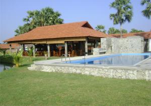 Thompukandam Village Resort