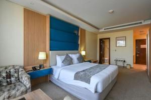 Al Mansour Suites Hotel
