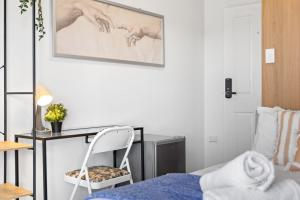 Cozy Private Single Room in Bankstown - Near Transport & Shops - Shared Bathroom