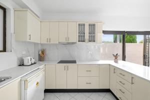 Cozy Private Single Room in Bankstown - Near Transport & Shops - Shared Bathroom