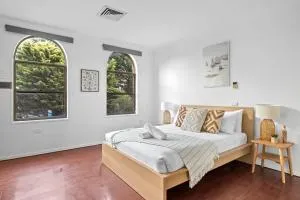 Luxe Ensuite Queen Room - Close to Stations & Shops - Narwee