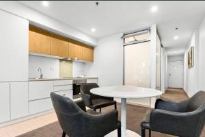 Perfect 1BR Apartment on Balfours - Free Wifi