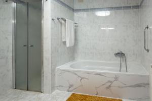 Herga Wine Estate - Old lady - Holiday Home