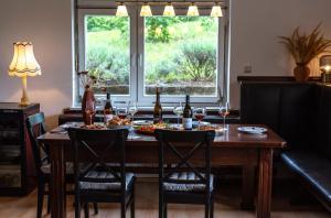 Herga Wine Estate - Old lady - Holiday Home