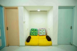 Cayzen Backpackers Hostel Perungudi