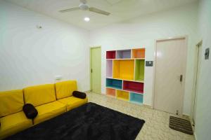Cayzen Backpackers Hostel Perungudi