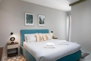 Modern 2BR Cosy Apartment with Large Terrace - Close to Manoel Island & Tigne Shopping Mall