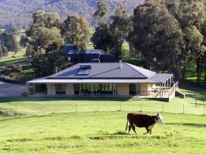 Jamieson Cow Grass Lodge - Kevington