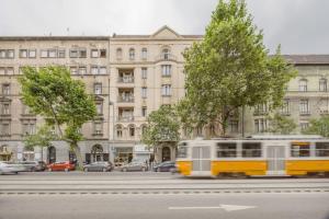 Studio Apartment in heart of Bartok Bela Boulevard