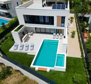 Villa Nikandra - A designer