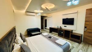 Raksha Suites & Banquet Greater Noida