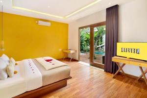 Sweet 3 BR Private Pool Villa Garden View ZN116