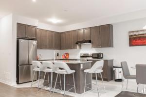 10 Minutes From The Falls