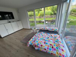 Helle, moderne Wohnung im Grünen