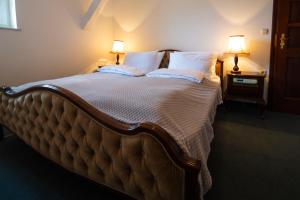 Herga Wine Estate - Nest above wine cellar - rooms 