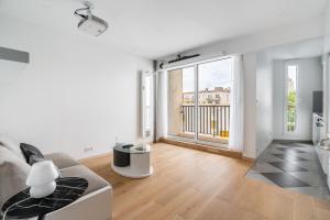 LAuguste - Face RER B - Free Parking