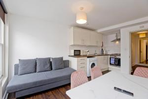 Imperial Corner House-Whitechapel Apartment