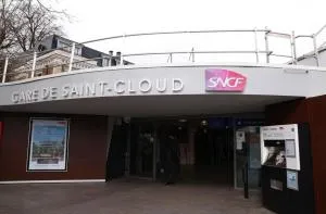 Studio équipé comme suite d'hôtel - Сен-Клу