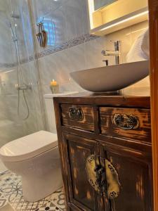 The Zarzamora Canary Little Home