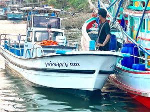 Plern-ura poolvilla cafe เพลินอุรา พูลวิลล่า คาเฟ่