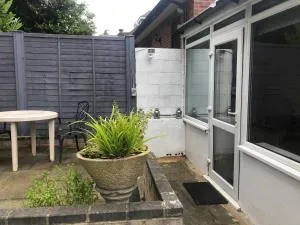 The White Cottage - Ickenham